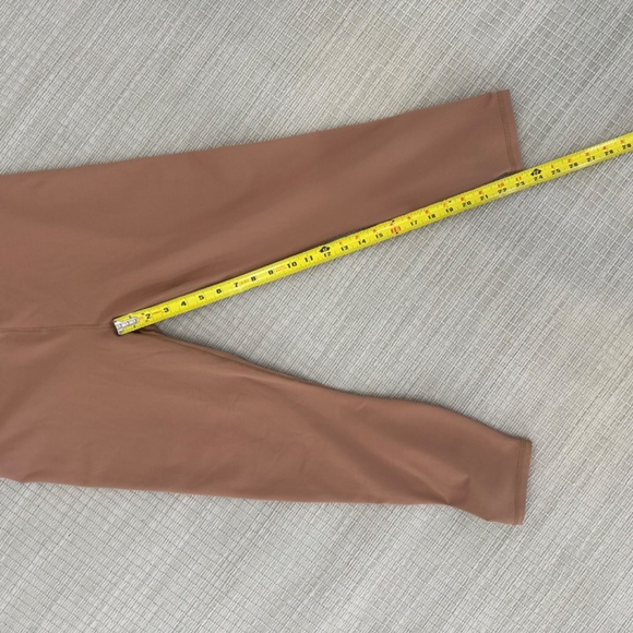 Fabletics 7/8 length tan exercise pant, size extra large - Picture 7 of 7